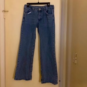 They are from SHEIN. A size medium. Wide leg